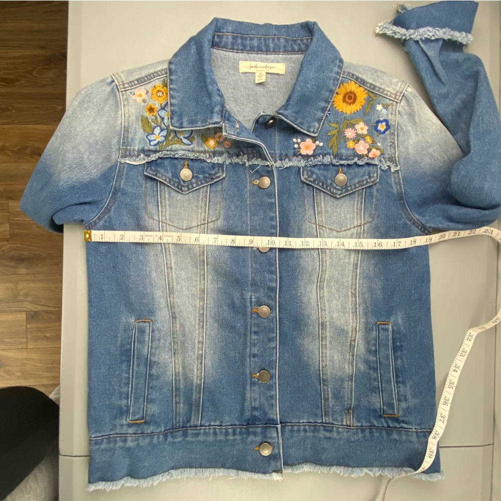 Linda Anderson floral embroidered blue jean faded look jacket wms sz small - Picture 10 of 13